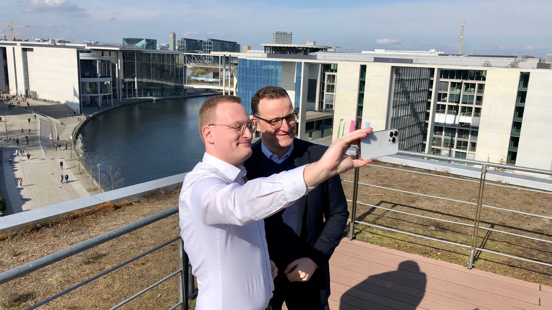 Selfie in Berlin (Archivbild): Mirco Budde und Jens Spahn (rechts).