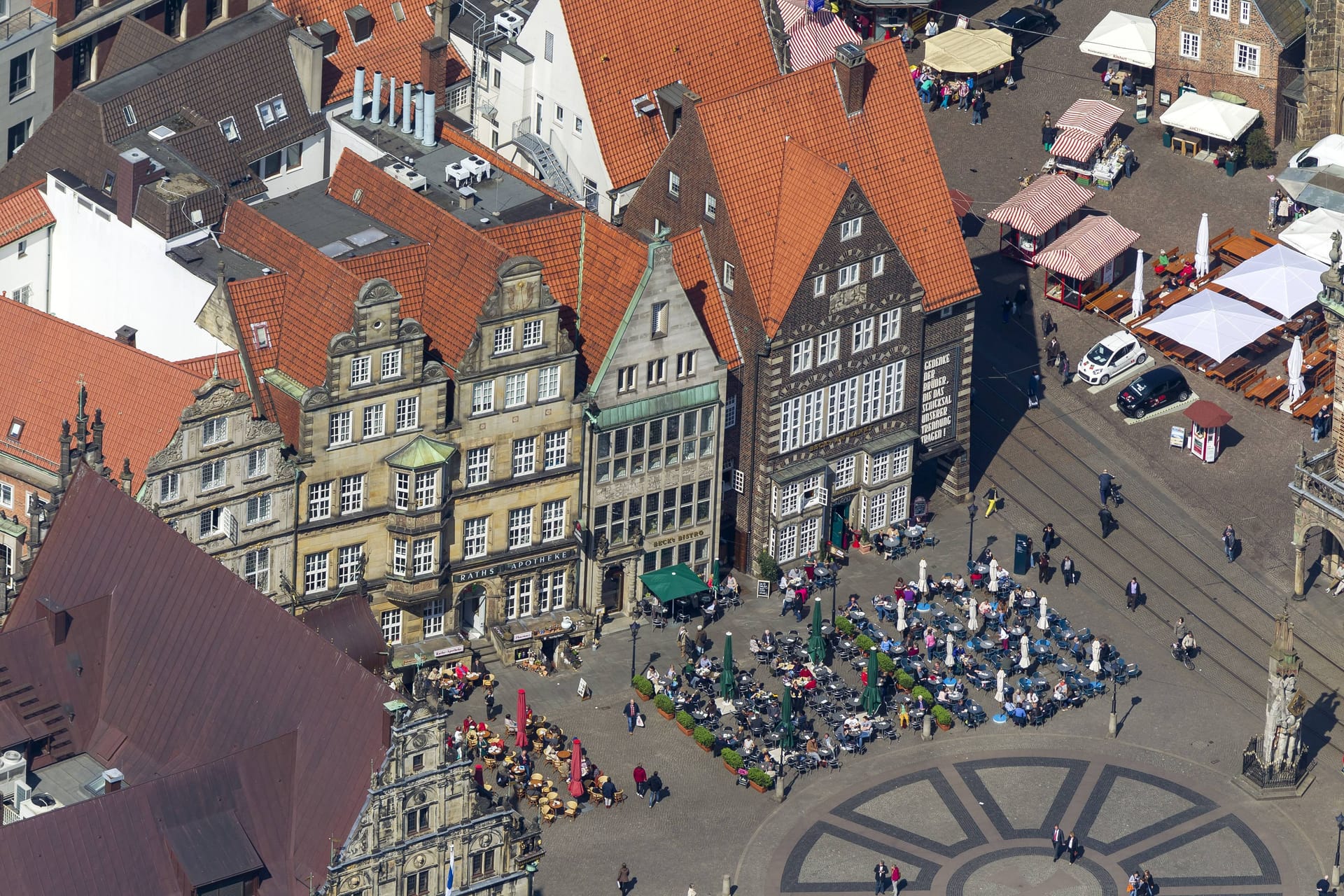 Marktplatz von Bremen (Archivbild): In keinem anderen Bundesland gibt es so viele Arme.