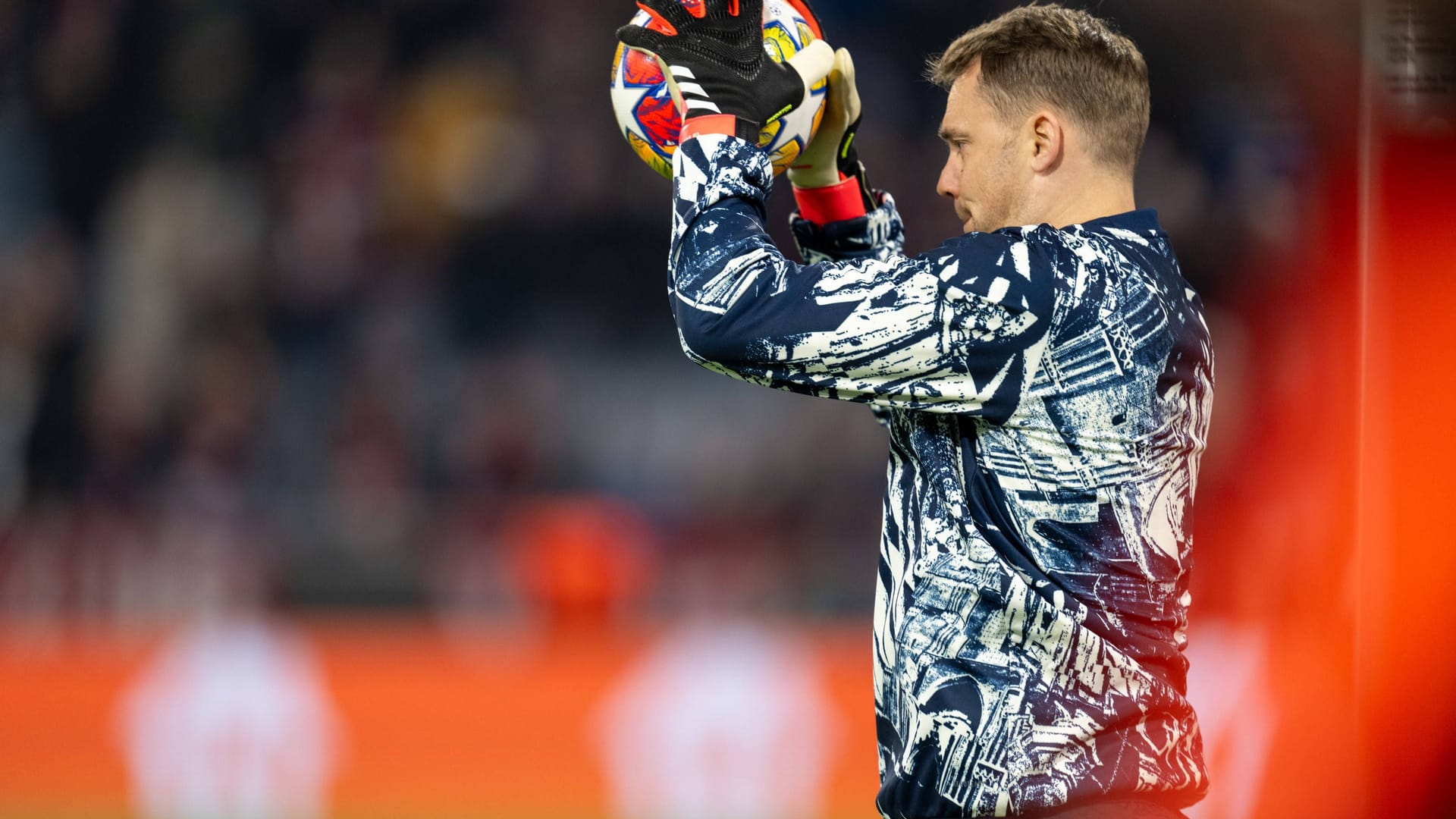 Manuel Neuer: Bekam nicht viel zu tun. Wenn er gebraucht wurde, war er da – meistens als Anspielstation und weniger als Torwart. Lässiger Chipball in Bedrängnis auf Guerreiro. Note 3