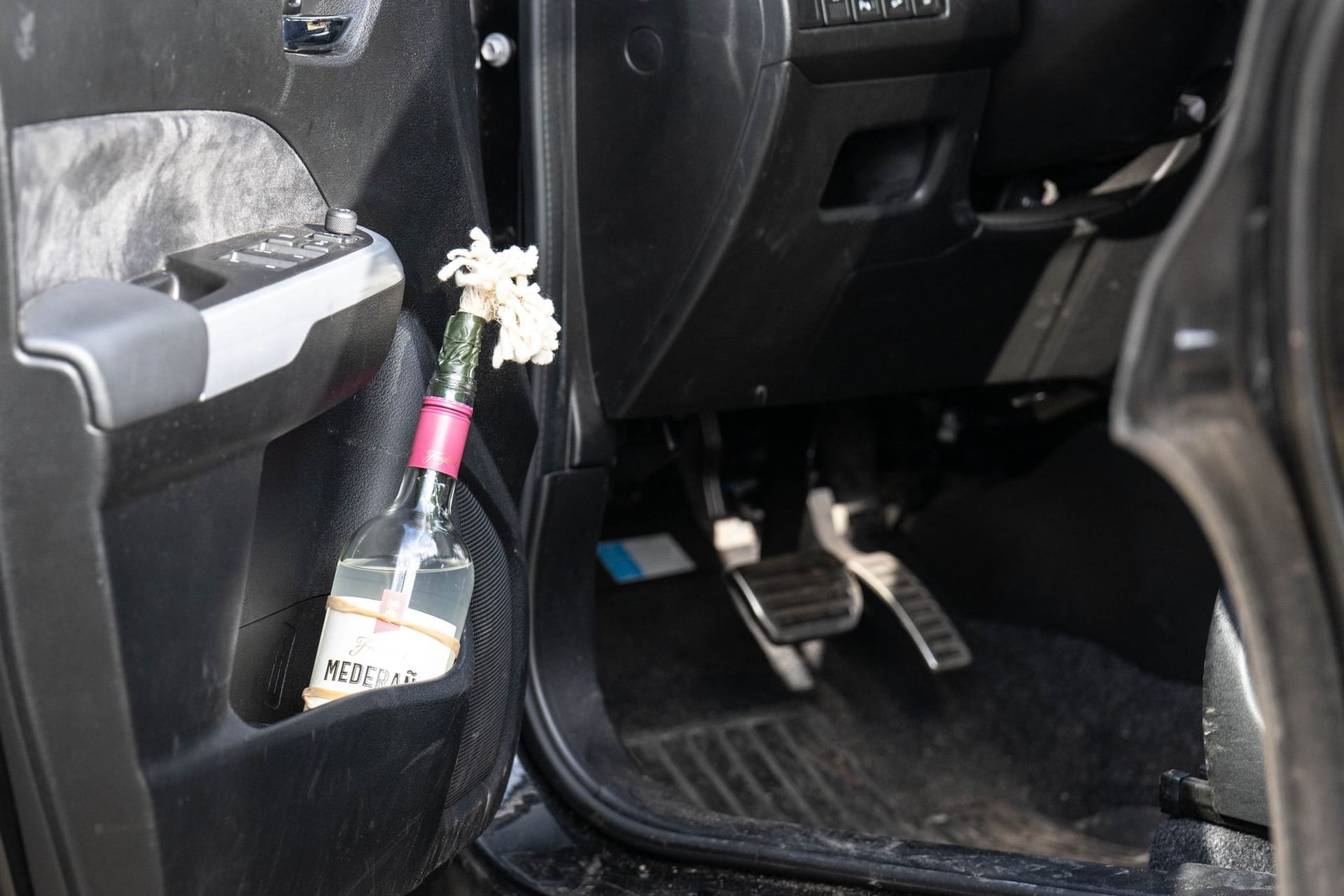 Ein Molotowcocktail wurde in dem Auto gefunden, das mutmaßlich dem Bundeswehrsoldaten gehört, der im Verdacht steht, vier Menschen in Rotenburg getötet zu haben.