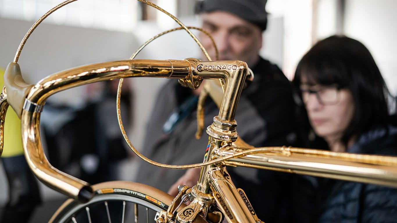Ein goldenes Rad: Mehr als 450 Marken warten auf die Besucher.