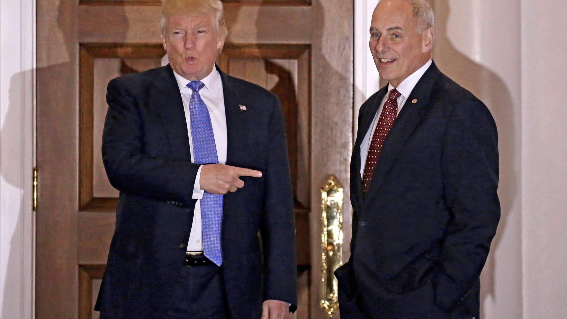 Trump und John Kelly (r.) im Golf Club des damaligen Präsidenten in Bedminster, New Jersey, im November 2016.