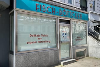 Das Fischgeschäft Böttcher am Mühlenkamp in Winterhude: Nach 111 Jahren gibt der Geschäftsführer seinen Laden auf.