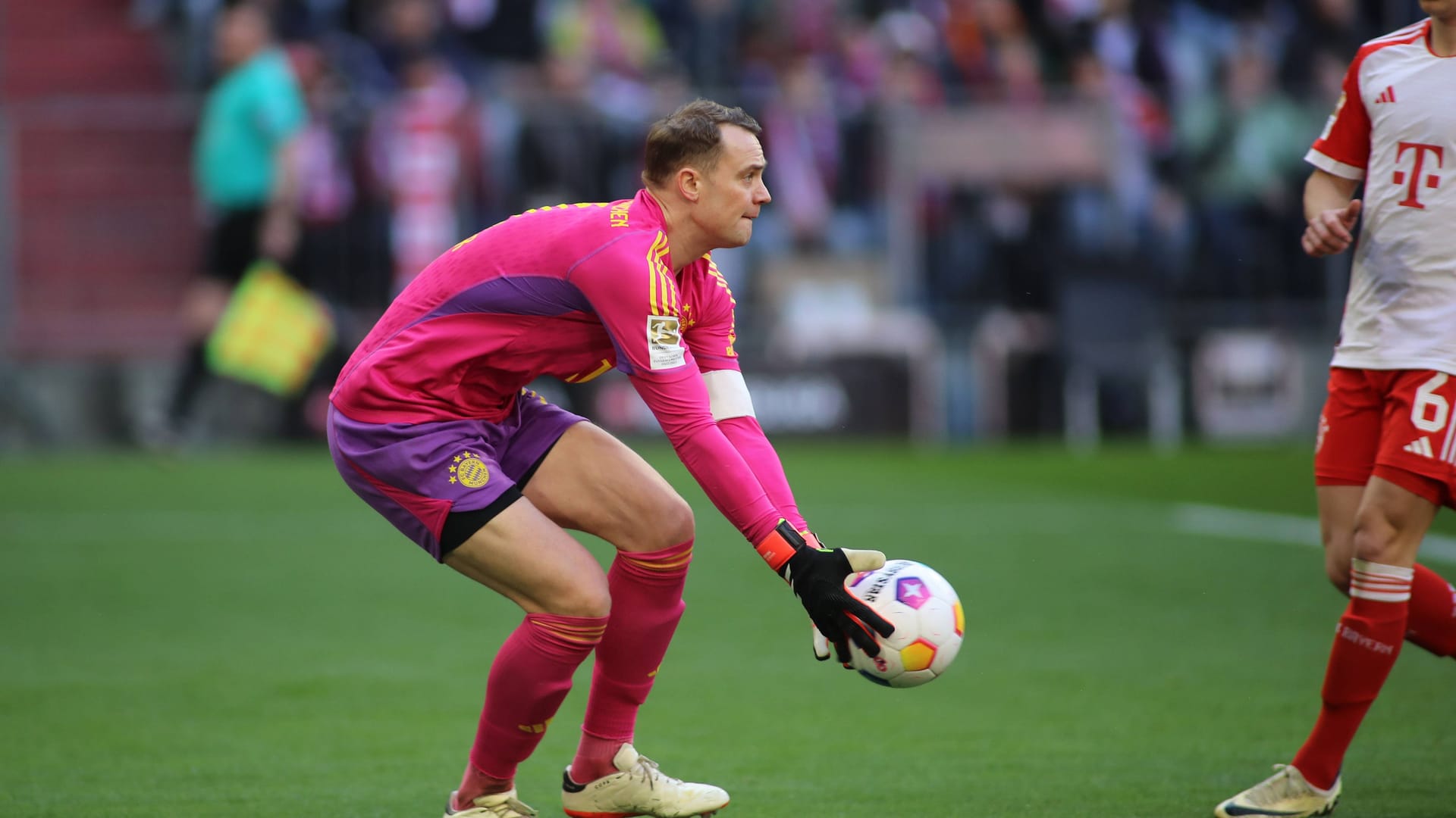 Manuel Neuer: Bekam so gut wie gar nichts zu tun. Beim Traumfreistoß zum 2:1-Anschlusstreffer konnte er trotzdem nichts machen. Flog in Hälfte zwei dann einigen Bällen hinterher, allerdings verfehlten die meisten davon ohnehin das Tor. Note 3