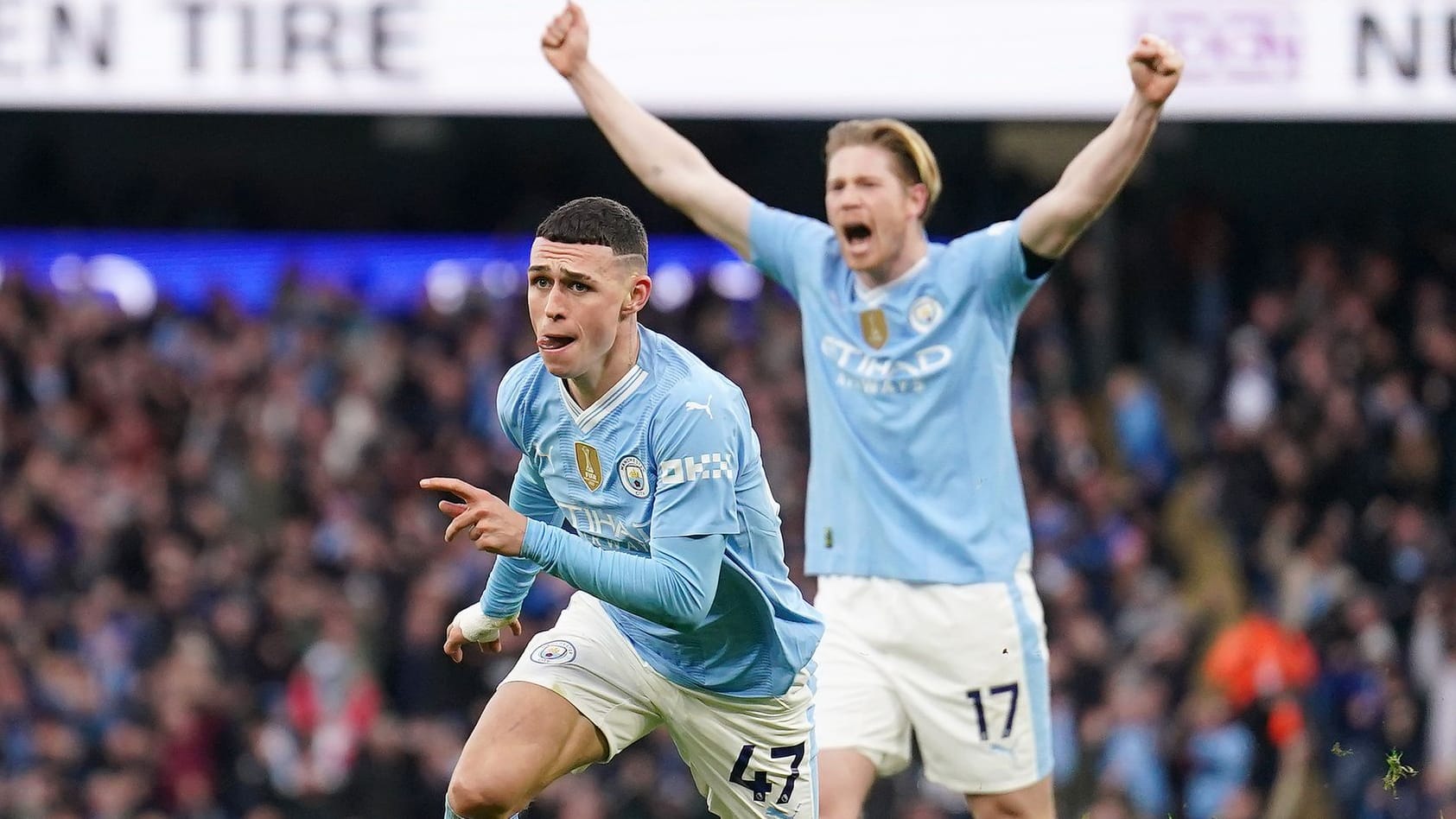 Matchwinner: Phil Foden jubelt im Derby gegen Manchester United.