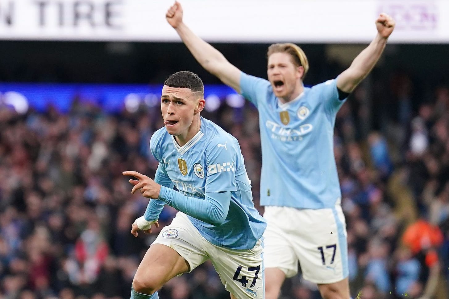 Matchwinner: Phil Foden jubelt im Derby gegen Manchester United.