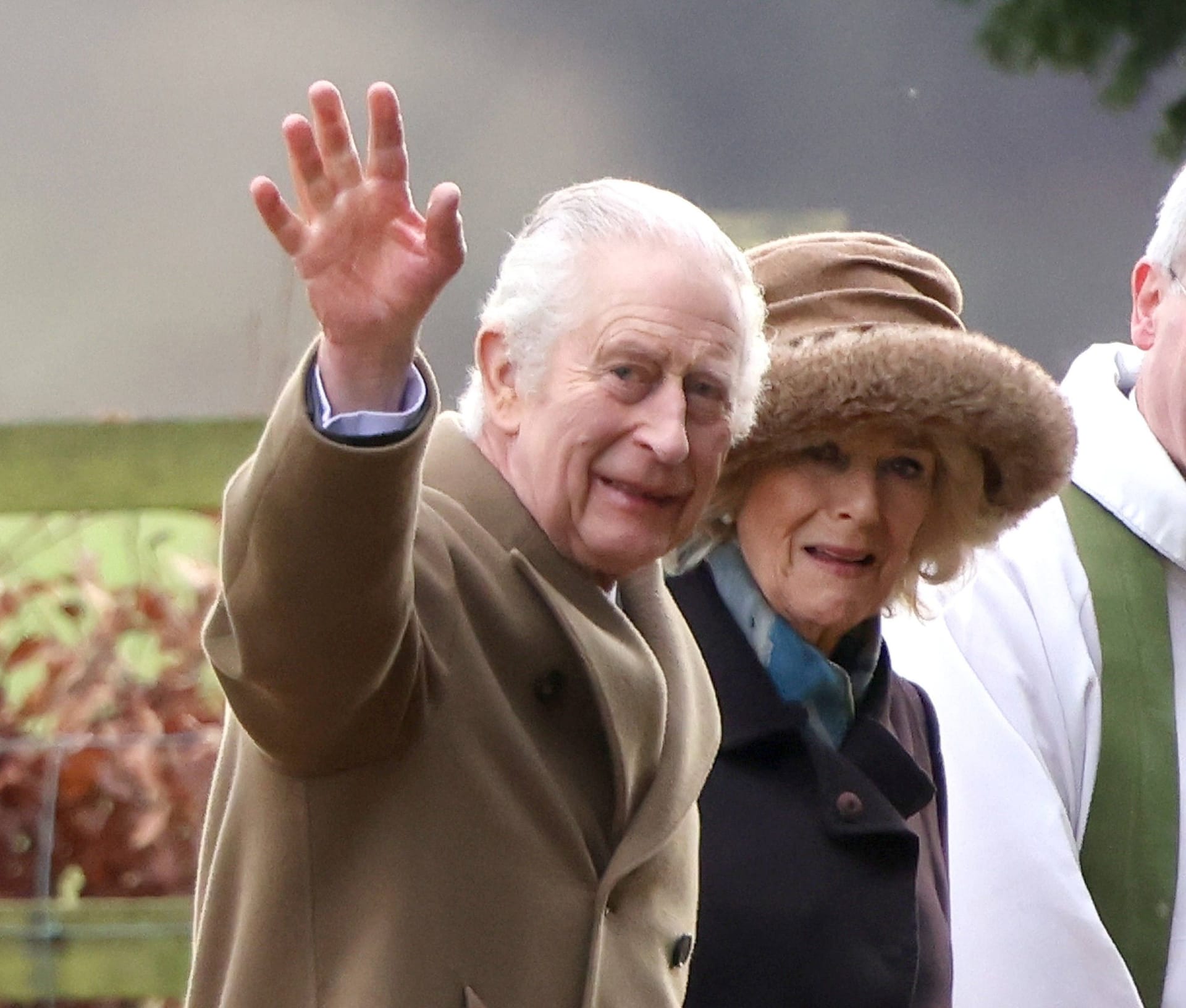 Königin Camilla hält den an Krebs erkrankten Charles den Rücken frei.