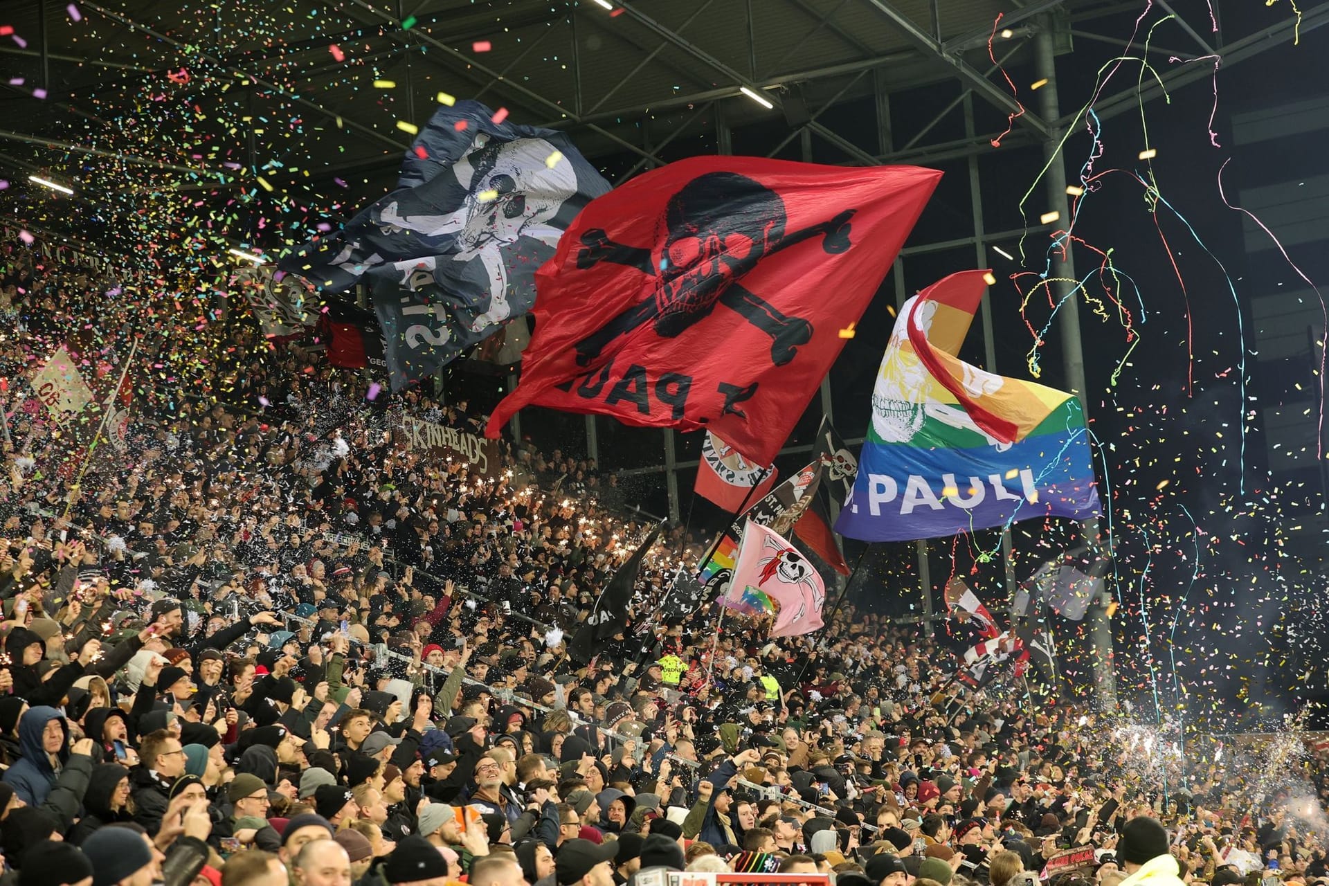 Konfetti beim FC St. Pauli