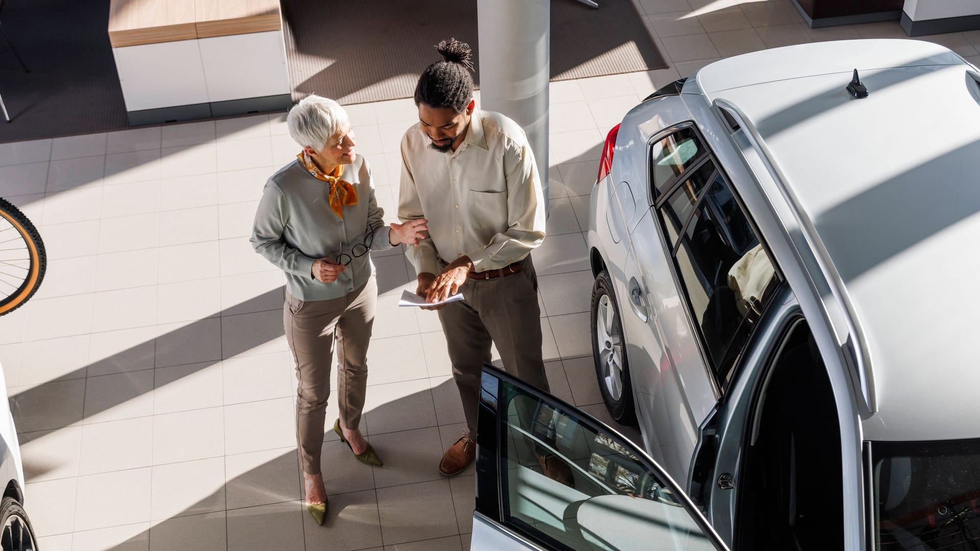 Endlich ehrlichere Angaben: Ein neues Label muss künftig aufdecken, wie schmutzig ein Auto ist.