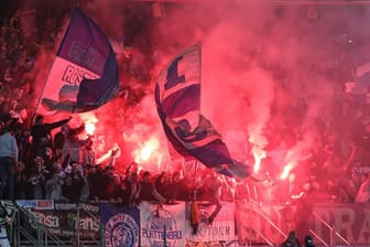 Danebenbenommen: Fans von Hansa Rostock im Pokalspiel beim 1. FC Nürnberg.