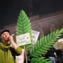 Rauch über dem Brandenburger Tor: Cannabis jetzt legal