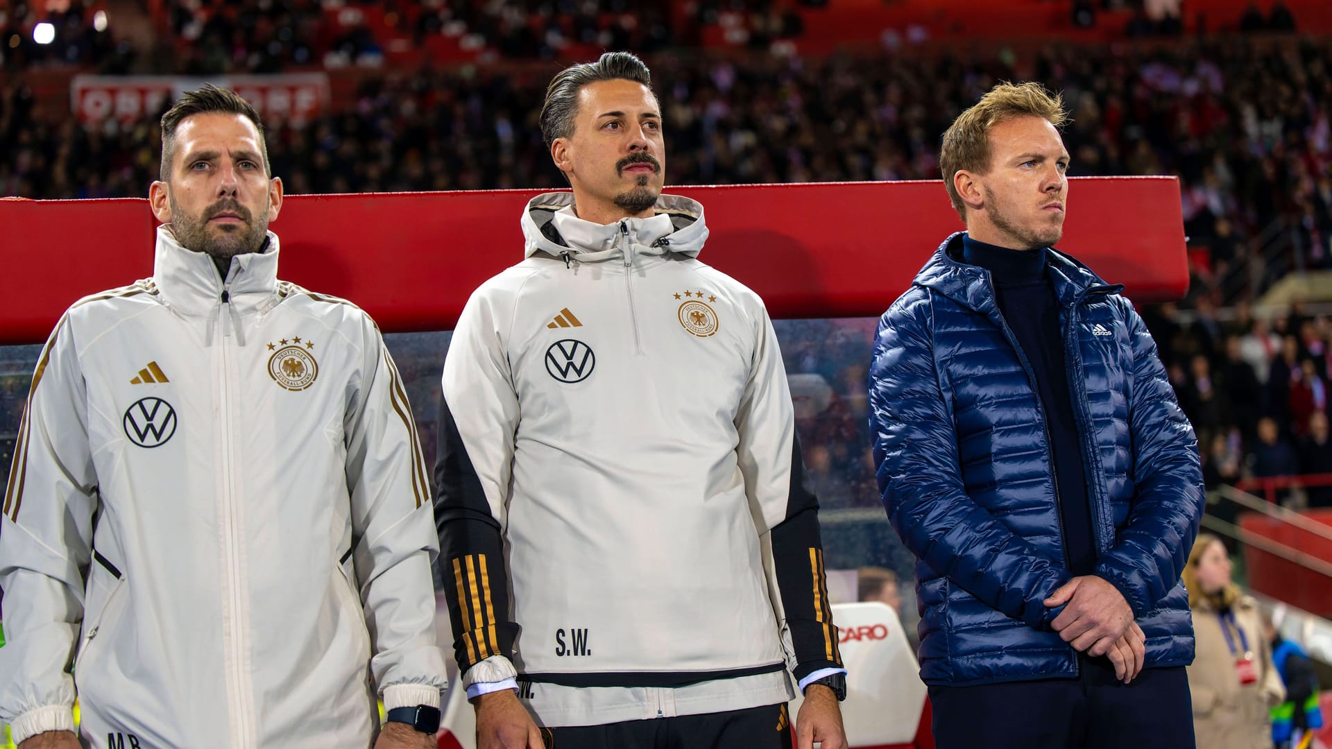 Mads Buttgereit (l.) neben Sandro Wagner (m.) und Julian Nagelsmann.