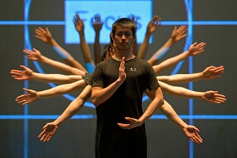 Tänzer der "Shen Yun"-Tanzgruppe: Hinter der erfolgreichen Show steckt ein antikommunistischer Kult.
