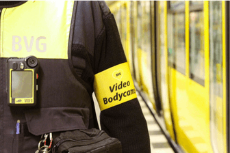 Sicherheitsdienst der BVG mit Bodycam