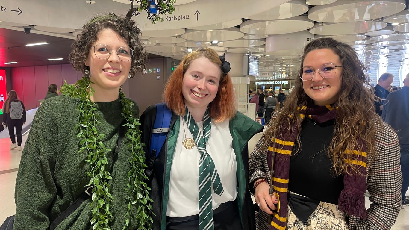 Drei große Harry Potter Fans: Saskia, Michelle und Judith (v.l.n.r.).