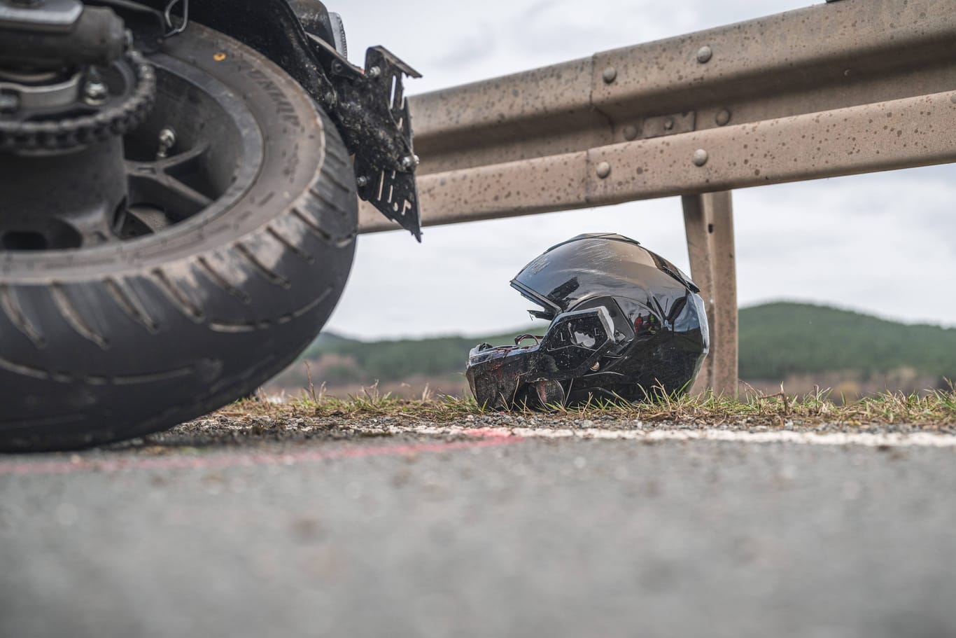 Schwerer Motorradunfall: Ein junger Mann stirbt nach einem Zusammenstoß mit einem anderen Motorrad.