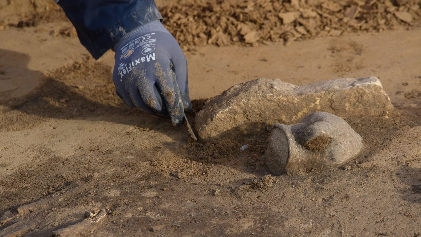 Steinzeitliche Gräber auf Intel-Gelände in Magdeburg entdeckt