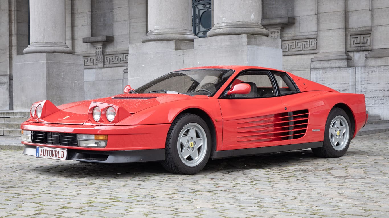 Berühmter Vorfahre: Der Testarossa (mit Klappscheinwerfern) ist DAS Ferrari-Modell der 80er-Jahre.
