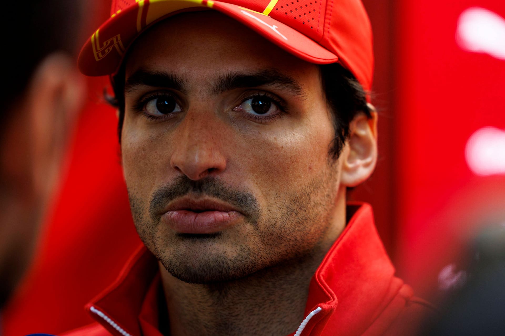 Carlos Sainz: Der Ferrari-Pilot musste krankheitsbedingt ein Rennen aussetzen.