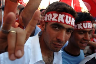 Anhänger der "Grauen Wölfe": Gewalt ist die ideologische Grundlage der türkischen Bewegung.