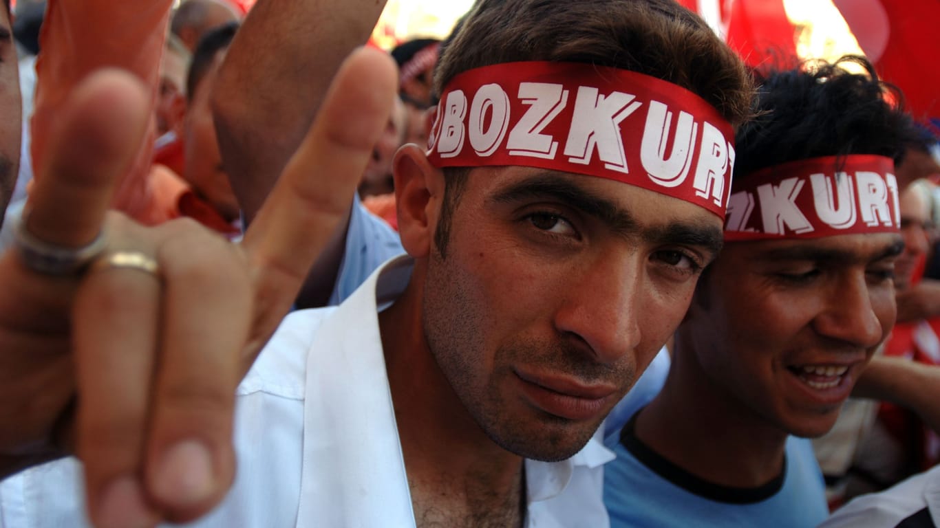 Anhänger der "Grauen Wölfe": Gewalt ist die ideologische Grundlage der türkischen Bewegung.