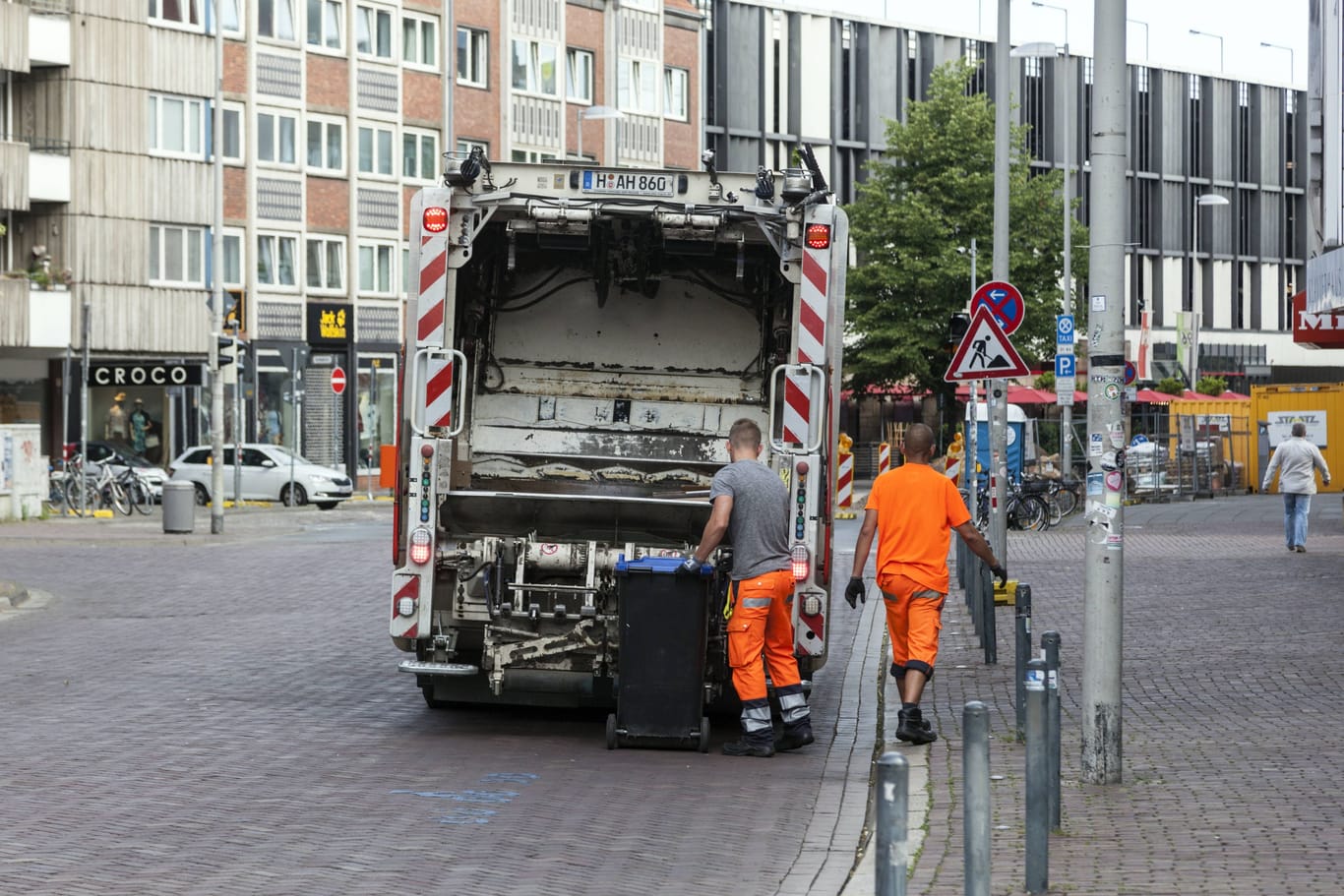 Müllabfuhr in der Innenstadt von Hannover (Symbolbild): Jens Keller arbeitet bei Aha als Kraftfahrer.