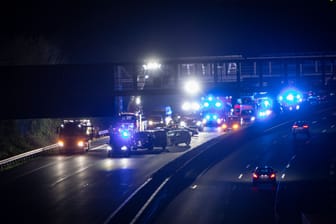 Unfallstelle an der A40 am Mittwochabend: Verletzt wurde bei dem Crash niemand.