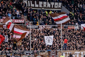 Fans des FC St. Pauli im Millerntorstadion: Die Anhänger müssen sich auf eine Änderung einstellen.