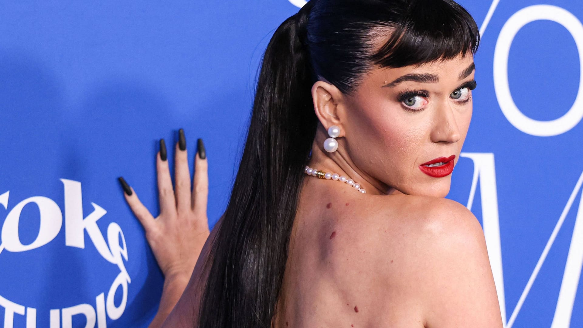 Katy Perry: Die Musikerin setzte auf einen Look in Rot.