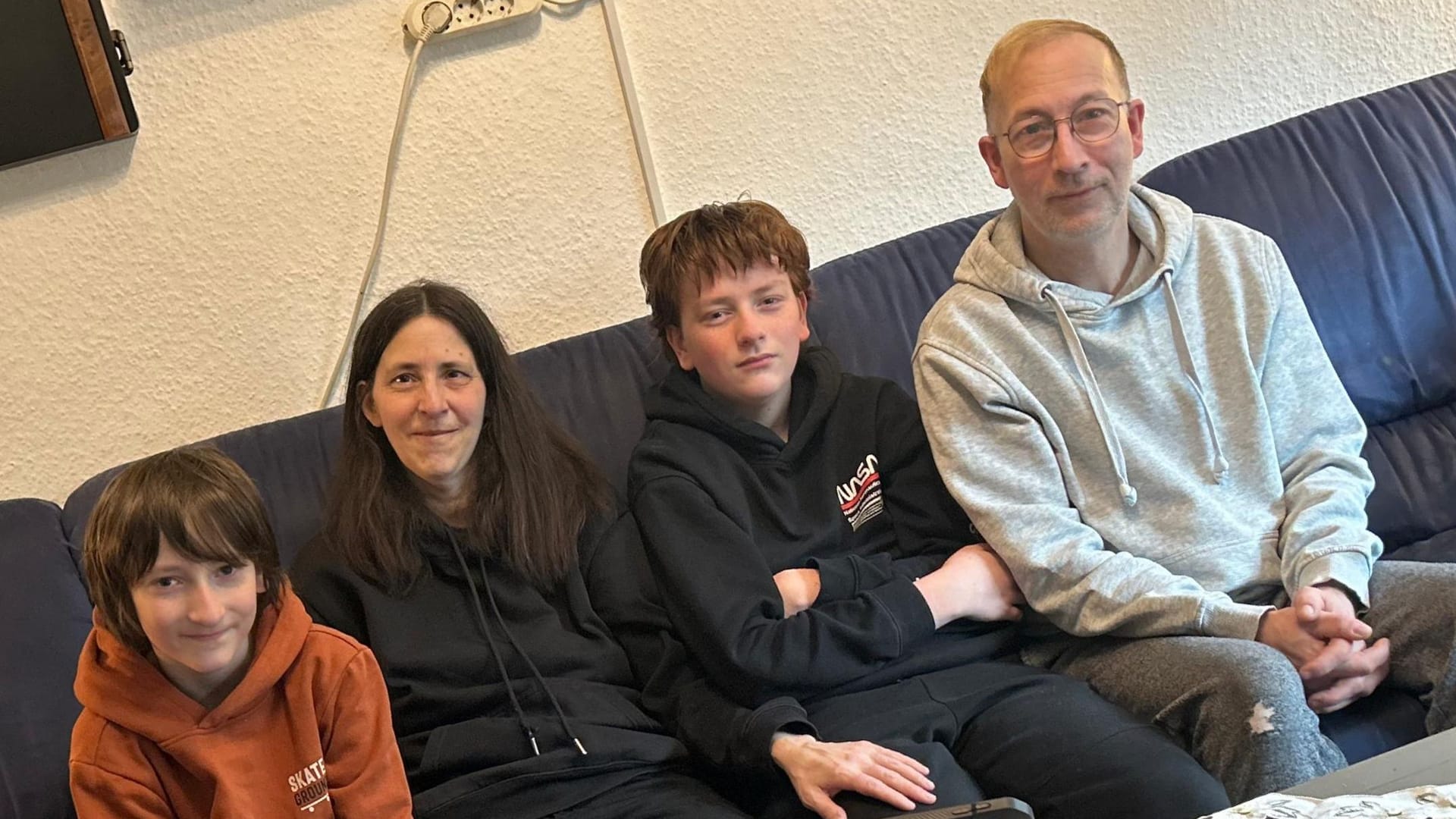 Tanja und Carsten Tornier mit ihren Kindern Niklas und Silas: Mutter Tanja ist an ALS erkrankt.