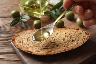 Olivenöl: Die Stiftung Warentest berichtet von erheblichen Mängeln bei vielen Produkten.