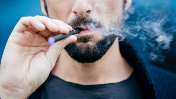 Menthol, Zitrone, Vanille: Aroma-Liquids für E-Zigaretten gibt es in sämtlichen Geschmacksrichtungen.