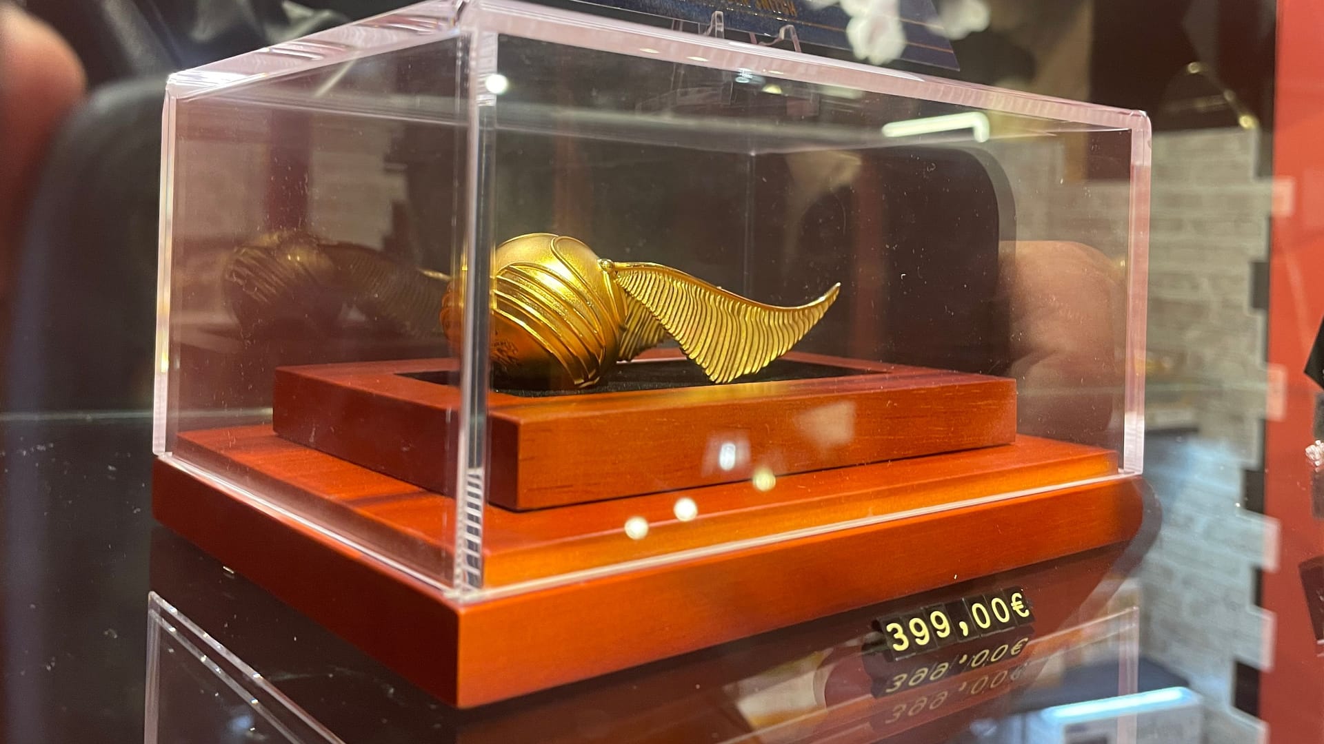 'Magie' hat seinen Preis: Einen goldenen "Schnatz" gibt es im Store für schlappe 399 Euro zu erwerben.