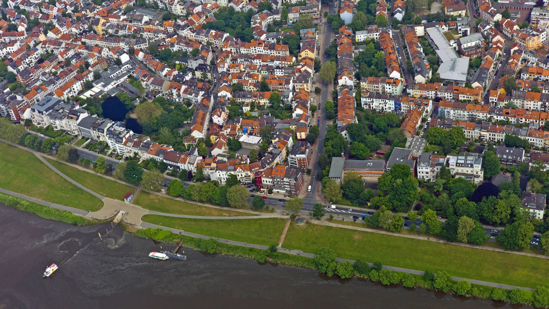 Ostertorviertel und Steintorviertel mit Sielwallfaehre auf der Weser: Wer in Bremen lebt, kennt die ganz speziellen Ausdrücke aus der Region (Archivbild). Ostertorviertel und Steintorviertel mit Sielwallfaehre auf der Weser: Wer in Bremen lebt, kennt die ganz speziellen Ausdrücke aus der Region (Archivbild).