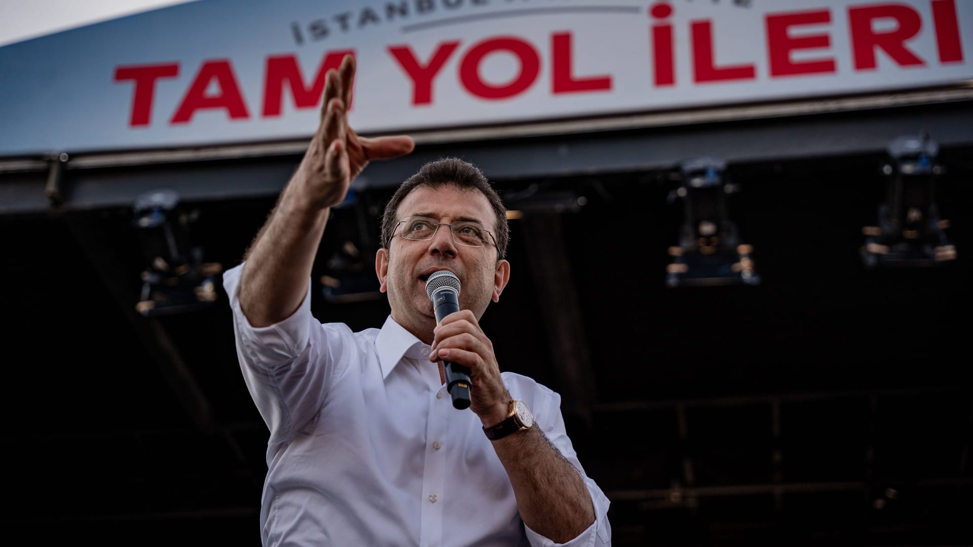 Istanbuls Bürgermeister Ekrem Imamoğlu im Wahlkampf zur Kommunalwahl in der Türkei.