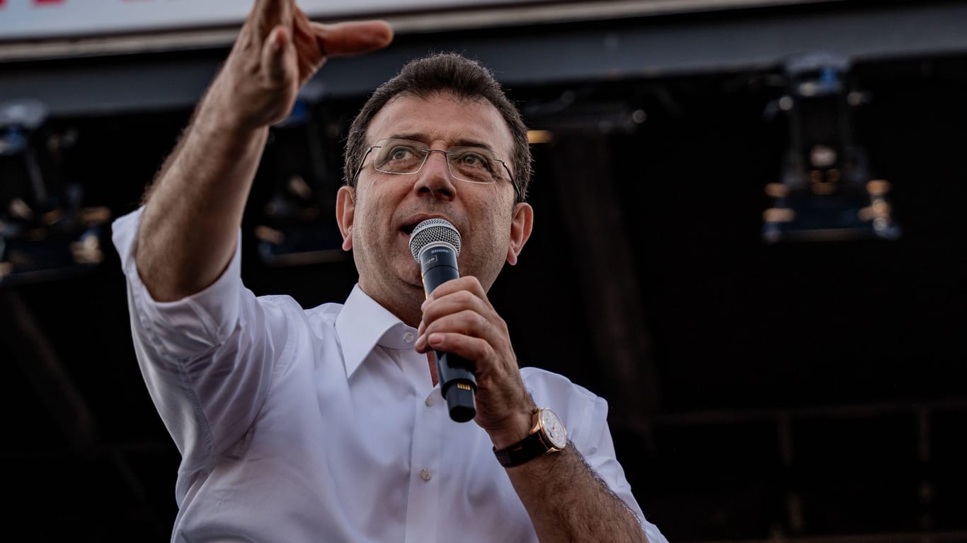 Istanbuls Bürgermeister Ekrem Imamoğlu im Wahlkampf zur Kommunalwahl in der Türkei.