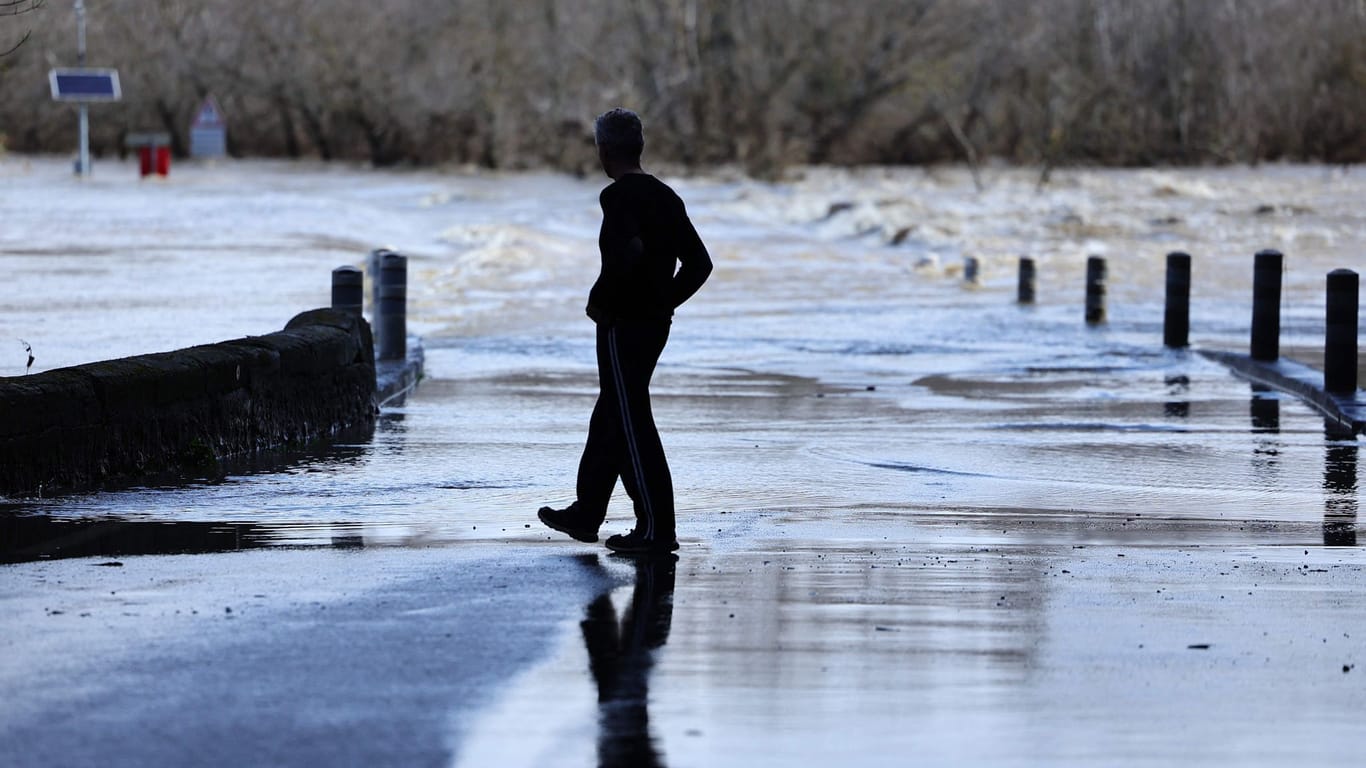 Frankreich: Nach schweren Unwettern werden sieben Menschen vermisst.