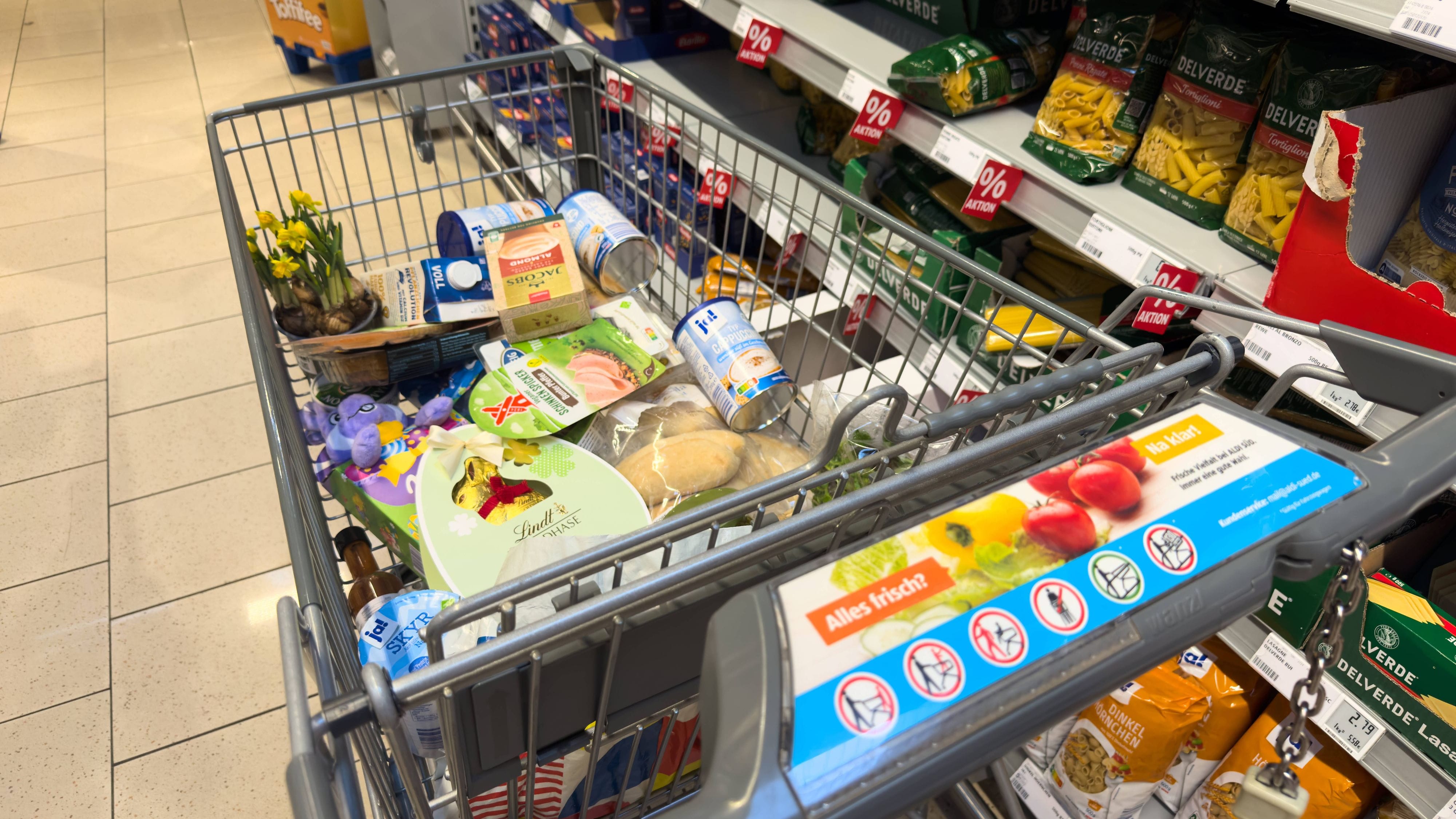 Ostergeschäft als Lichtblick: Umsatzminus im Einzelhandel überrascht