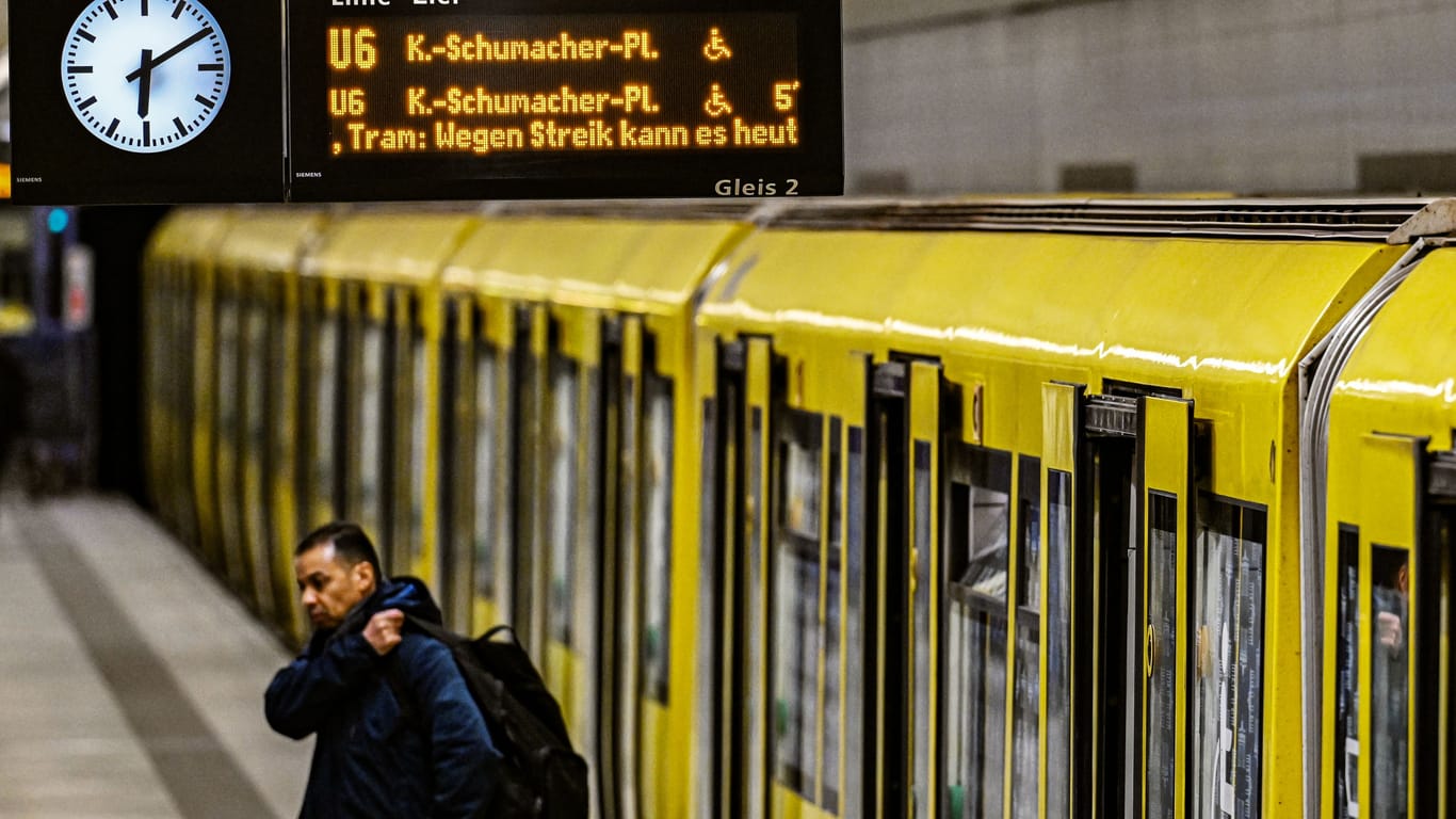 U-Bahn in Berlin (Archivbild): Die Berliner wünschen sich vor allem mehr Verlässlichkeit.