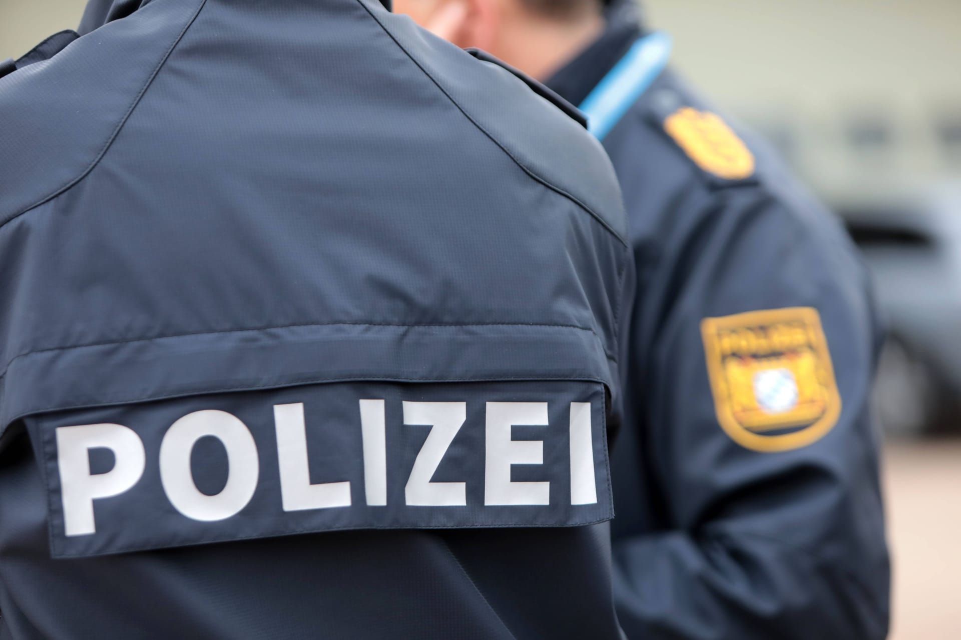 Die Nürnberger Polizei (Symbolbild) sucht nach zwei Zeugen einer tödlichen Attacke in einem Nachtclub.