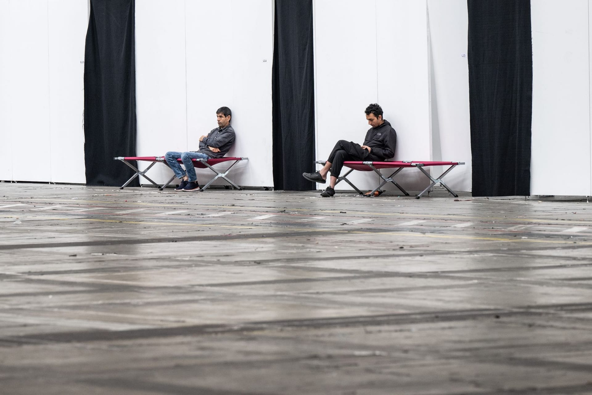 Geflüchtete in Frankfurter Messehalle