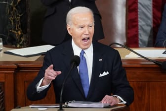 Biden sprach bei seinem Auftritt im Kongress eine gute Stunde lang.