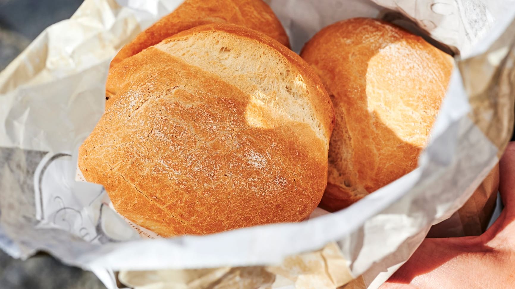 Frische Backware: Brötchen schmecken am besten, wenn sie noch warm sind.