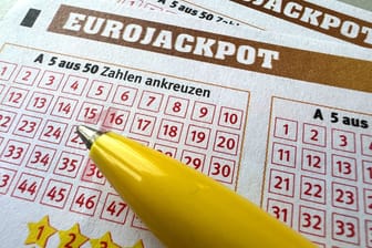 Spielschein des Eurojackpots (Symbolfoto): In Berlin hat ein Unbekannter rund 300.000 Euro gewonnen.