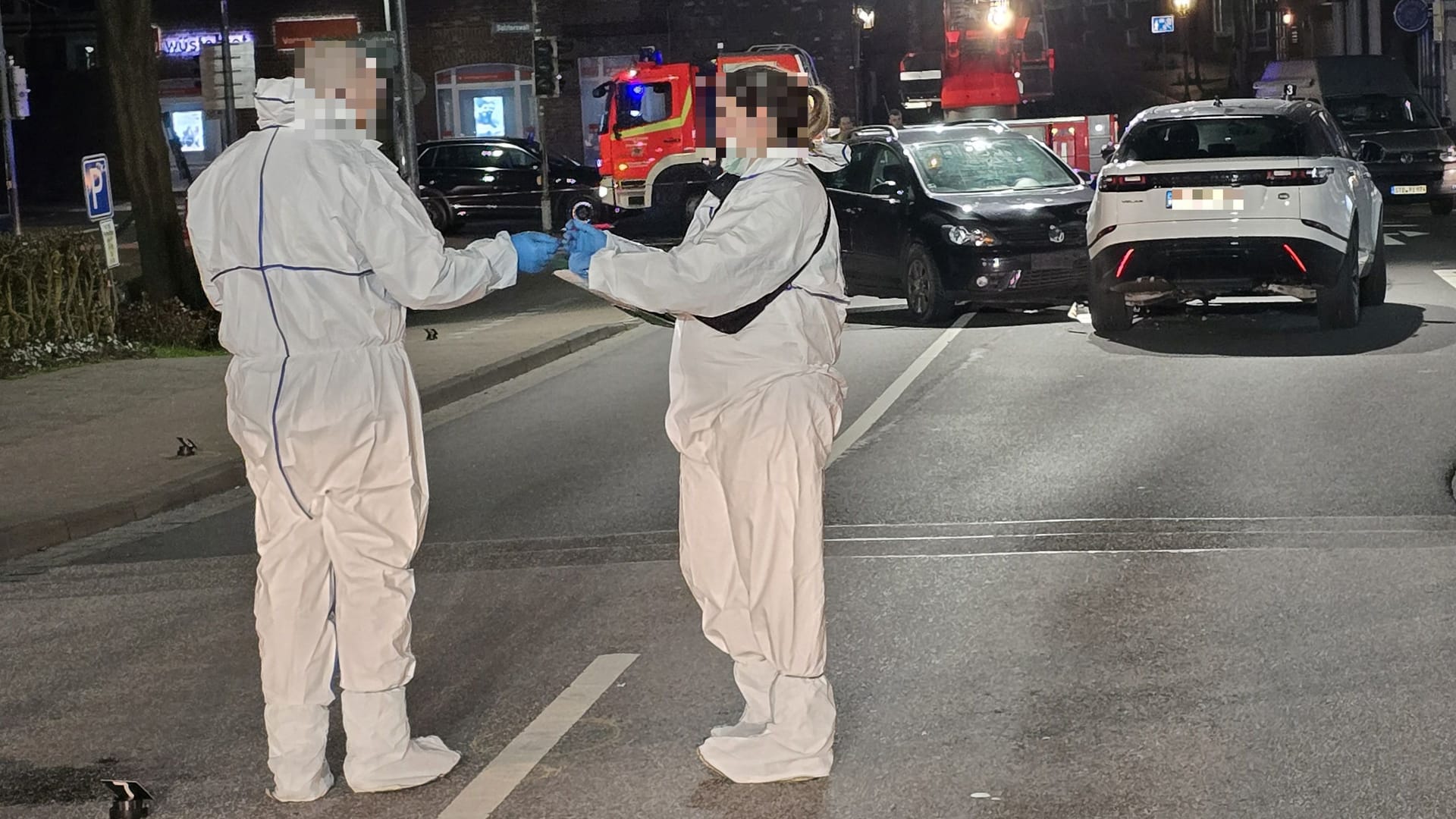 Mitarbeiter der Spurensicherung am Tatort: Es gab gleich mehrere Vorfälle in der Innenstadt.