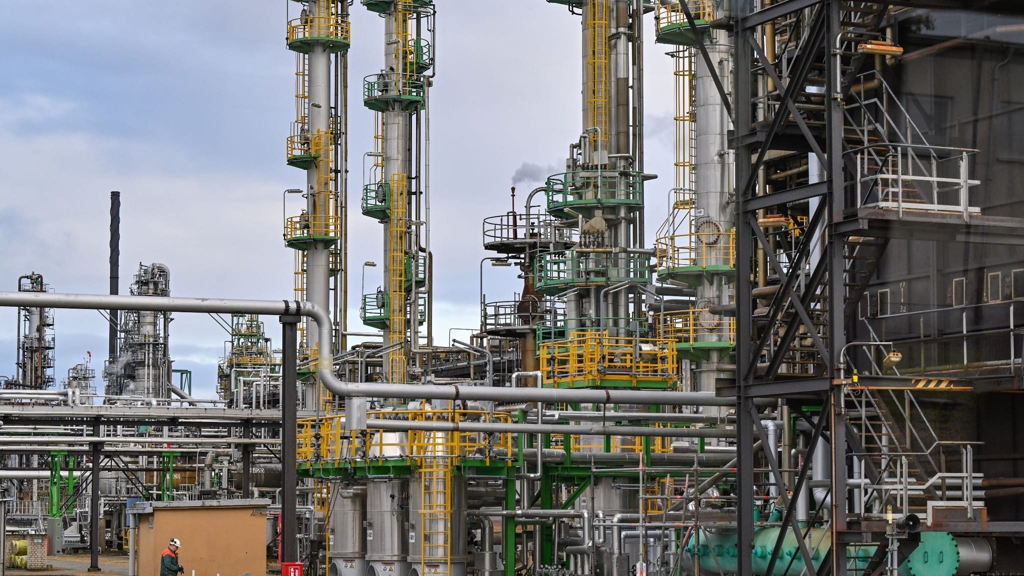 Raffinerien: Wirtschaftsministerium verlängert Treuhand für Rosneft