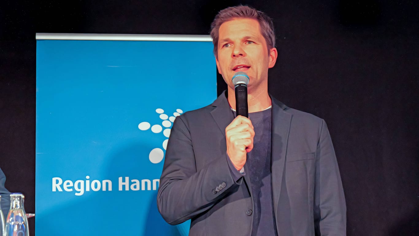 Steffen Krach bei einer Veranstaltung der Region Hannover.