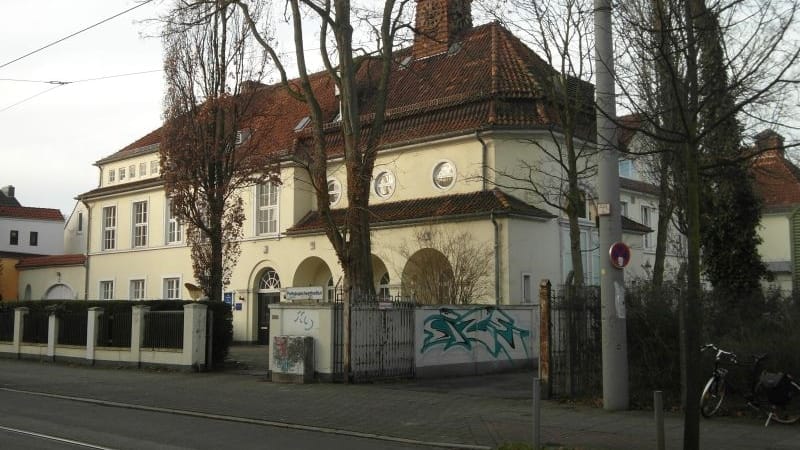 Die alte Pathologie wurde nach mehr als einem Jahr verkauft.