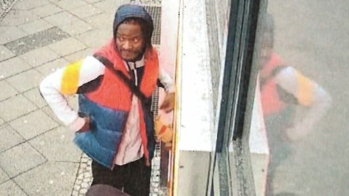 Betrüger beim Geldabheben an der Skalitzer Straße: Wer erkennt sie?