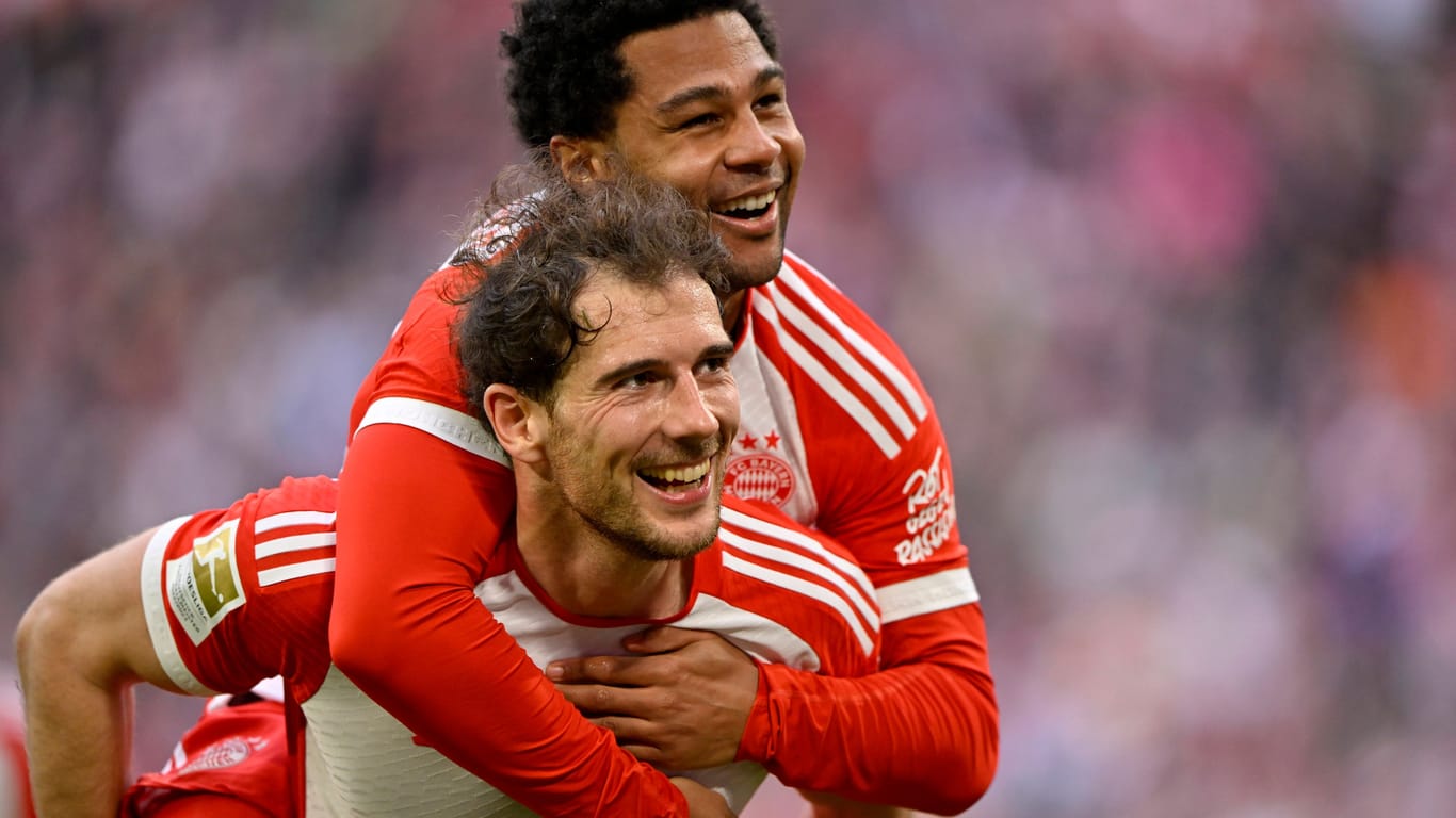 Leon Goretzka (l.) und Serge Gnabry: Die beiden Nationalspieler trafen beide beim 8:1-Sieg des FC Bayern gegen Mainz.